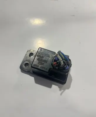Toyota Land Cruiser (J120) Light washer relay 8594260020