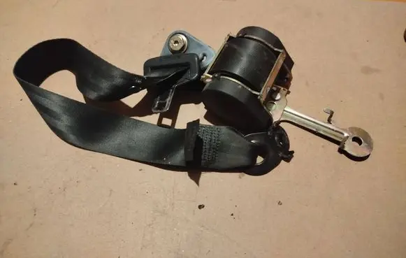 Renault Thalia I Front seatbelt 040150 153486