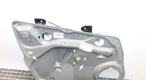 Mercedes-Benz B W245 Front door electric window regulator A1697202979
