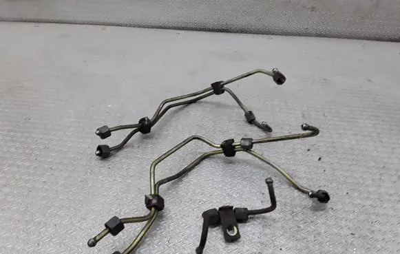 Peugeot 307 Fuel injector supply line/pipe 