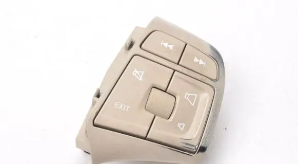 Volvo XC70 Steering wheel buttons/switches 31318646