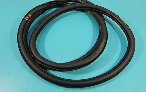 Skoda Kodiaq Front door rubber seal 565867365 IMPRK1545771