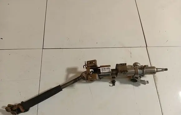 Mitsubishi Colt Steering wheel axle 