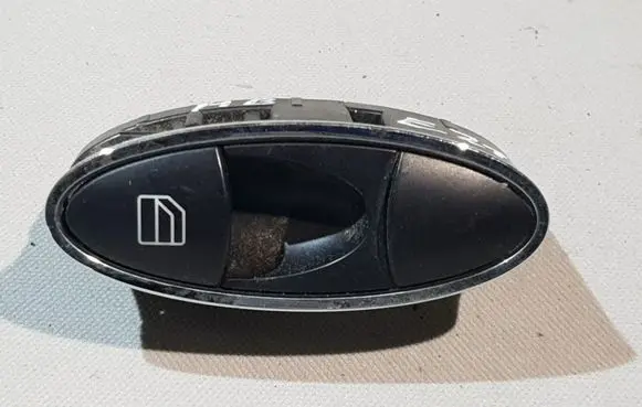 Mercedes-Benz E W211 Electric window control switch A2118218651