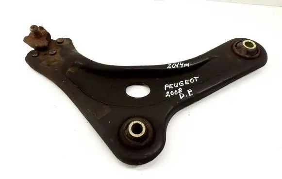 Peugeot 2008 I Front lower control arm/wishbone
