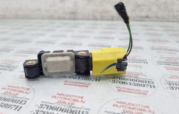 Volkswagen Touareg I Airbag deployment crash/impact sensor 7L0909606B