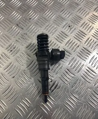 Skoda Octavia Mk2 (1Z) Fuel injector 038130073AG