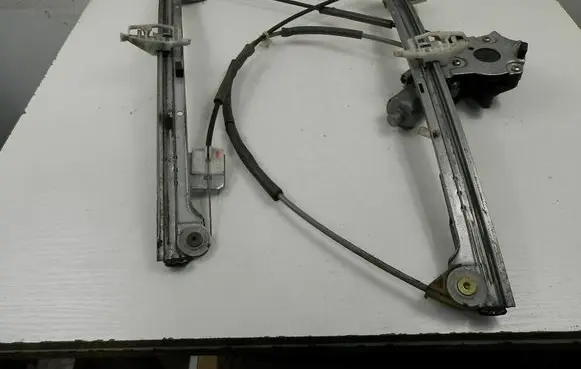 Citroen Xsara Picasso Front door window regulator with motor 