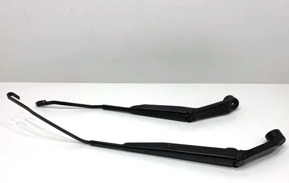 Suzuki Swift IV Front wiper blade arm 