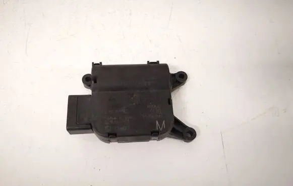 Volkswagen Golf Plus Air flap motor/actuator 0132801362