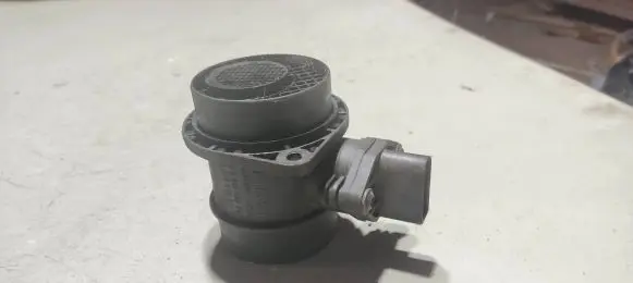 Seat Alhambra (Mk1) Mass air flow meter 038906461C 0281002757
