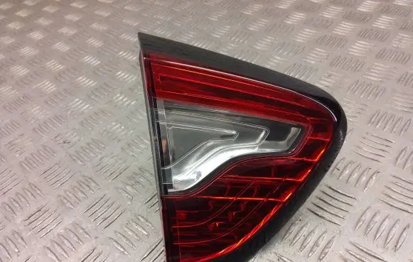Renault Captur Tailgate rear/tail lights 265557893R