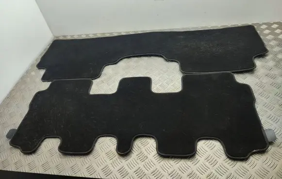 KIA Sorento Second row seat mat 