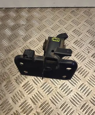 Toyota Avensis T270 Engine mount bracket