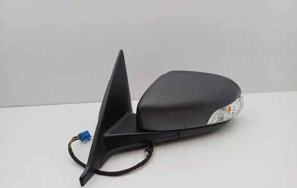 Volvo V50 Front door electric wing mirror 
