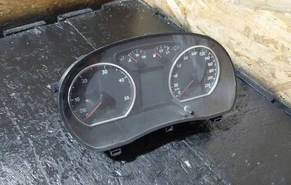 Volkswagen Polo IV 9N3 Speedometer (instrument cluster) 6Q0920822C