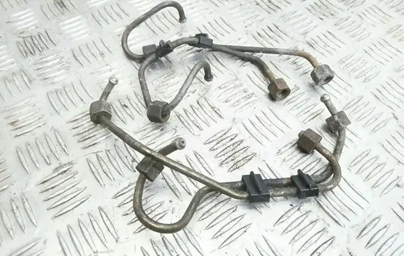 Fuel injector supply line/pipe