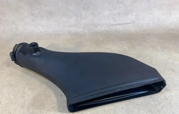 Mercedes-Benz G W461 W463 1st Gen Air intake duct part A4635200104