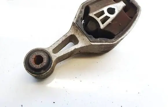 Engine mount bracket
