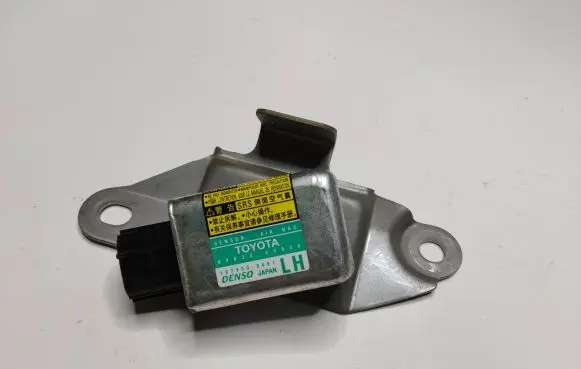 Toyota Land Cruiser (J120) Airbag deployment crash/impact sensor 8983060020 1879000461
