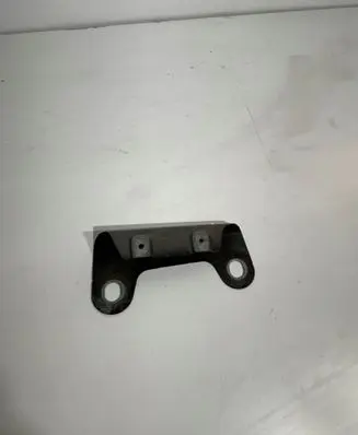 Fender mounting bracket