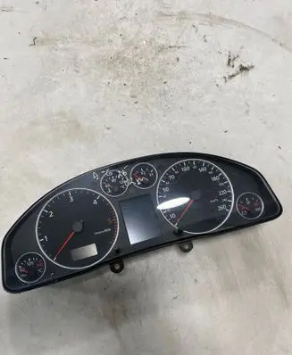 Speedometer (instrument cluster)