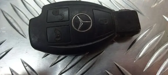Mercedes-Benz Vito Viano W638 Ignition key/card 