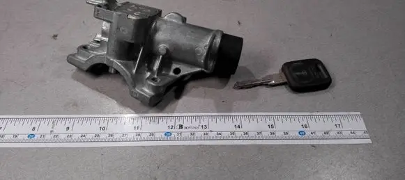 Audi A4 S4 B5 8D Ignition lock 4D0905851A
