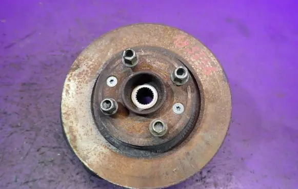 Dacia Sandero Front wheel hub spindle knuckle