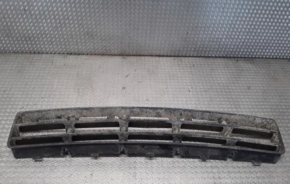 Volkswagen Golf IV Front bumper lower grill 1J0853677