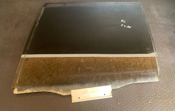 Volvo XC90 Rear door window glass 43R001604