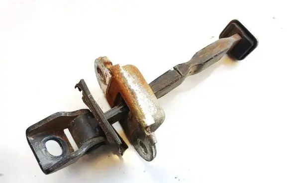 Skoda Octavia Mk2 (1Z) Rear door check strap stopper