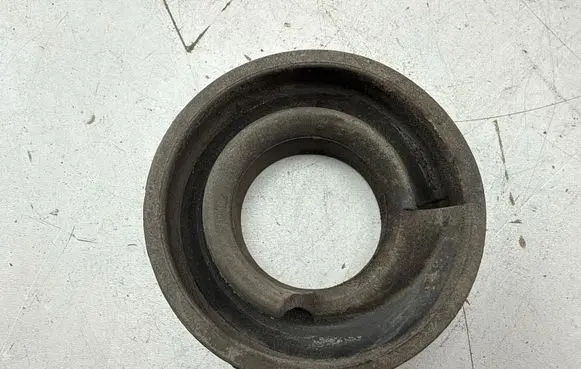 BMW 1 F20 F21 Rear coil spring rubber mount 6764419