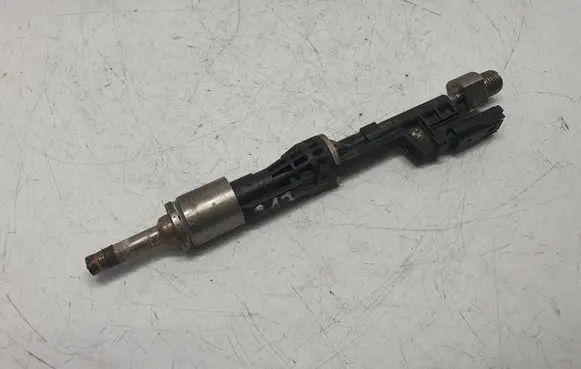 BMW X5 E70 Fuel injector 7568607 13537568607