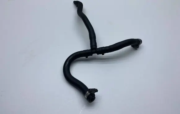 Mercedes-Benz C W203 Engine coolant pipe/hose A2035010325