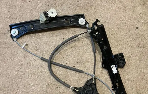 BMW 4 G22 G23 G24 G26 Front door electric window regulator 9854491