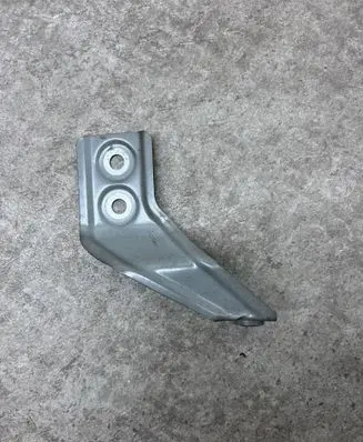 Fender mounting bracket