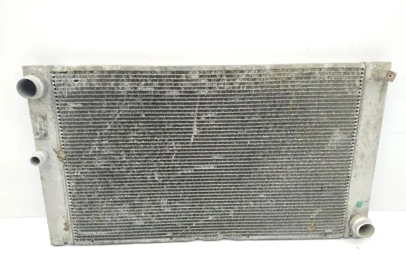 BMW 5 E60 E61 Coolant radiator 7795878