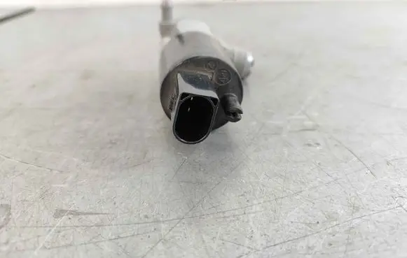Volvo S90, V90 Windscreen/windshield washer pump 31378751