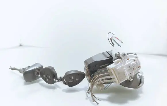 Toyota Avensis T270 Ignition lock 29653453