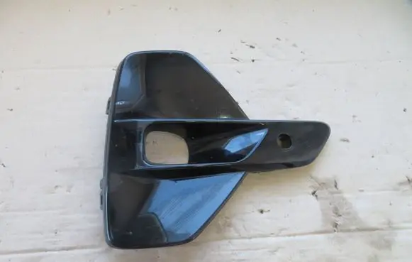 Volvo XC40 Front bumper lower grill 32347387