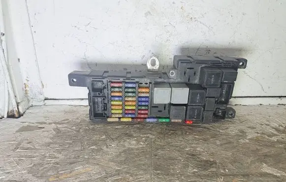Volvo XC90 Fuse module 8678449 518784202