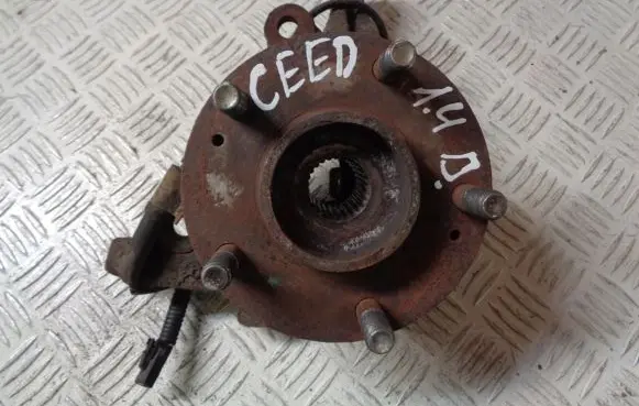KIA Ceed Front wheel hub