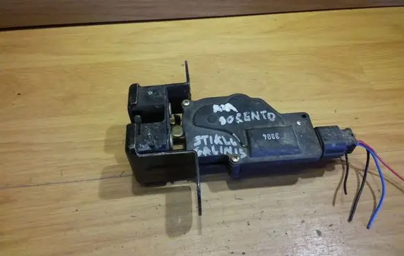 KIA Sorento Tailgate window lock/catch/latch 871303E000