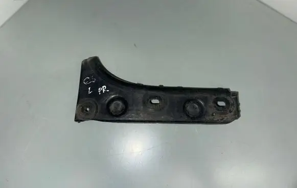 Audi A6 S6 C5 4B Front bumper mounting bracket 4B0807284B
