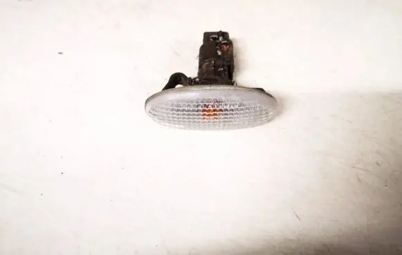 Mazda 2 Front fender indicator light