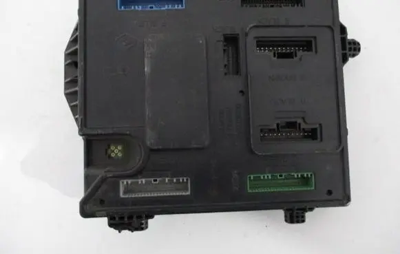 Renault Scenic III - Grand scenic III Comfort/convenience module 284B13640R S180098201 BCMX95