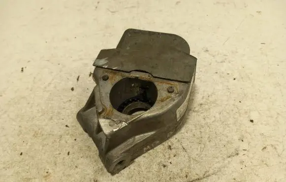 Mercedes-Benz B W245 Steering wheel axle 33520101