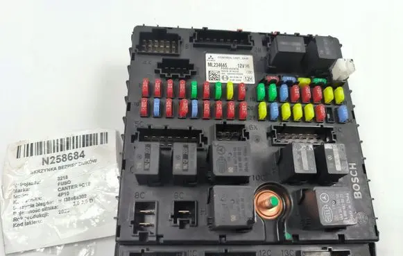 Mitsubishi Canter Relay mounting block ML234645