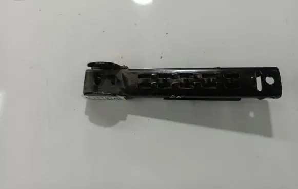 Seat Altea Seat belt adjustment rail 